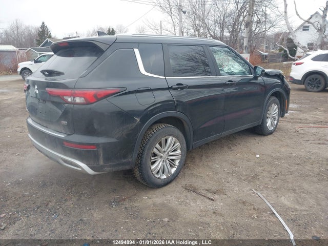 JA4J4UA82NZ615666 Mitsubishi Outlander Se/black Edition