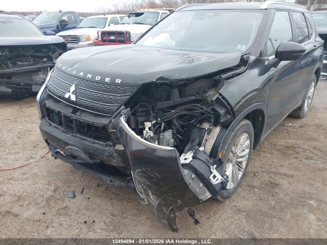 JA4J4UA82NZ615666 Mitsubishi Outlander Se/black Edition