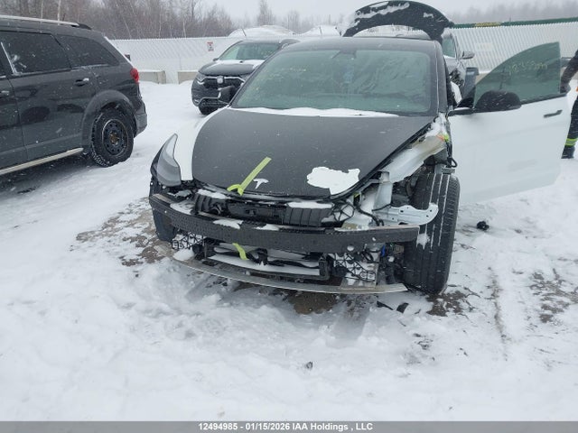 5YJ3E1EA8NF320245 Tesla MODEL 3