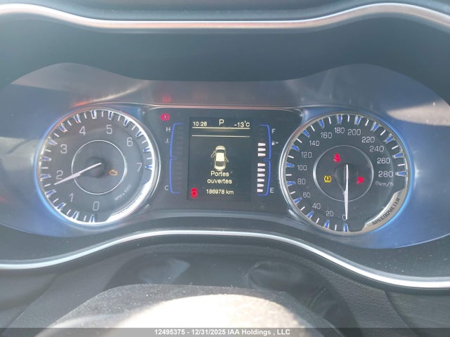 1C3CCCFB3GN189954 Chrysler 200 LX