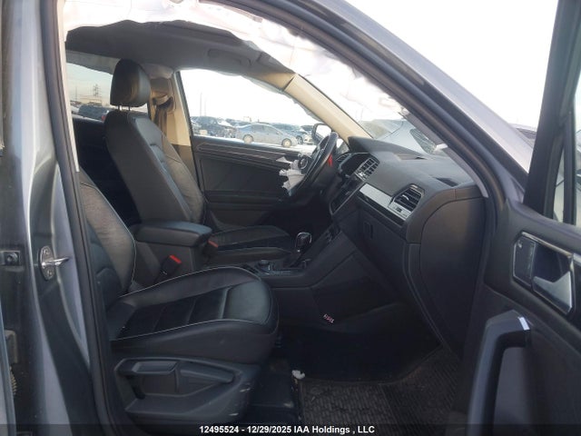 3VV4B7AX6JM097186 Volkswagen Tiguan Sel Premium