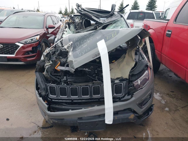 12495556 :رقم المزاد ، 3C4NJDDB7KT825903 vin ، 2019 Jeep Compass Trailhawk مزاد بيع