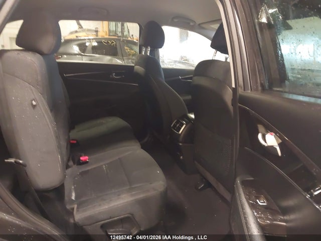 5XYPGDA5XJG369875 KIA Sorento Lx/l