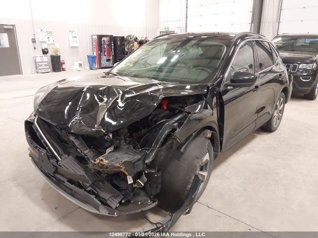 1FMCU9JA8PUA79137 Ford Escape Platinum