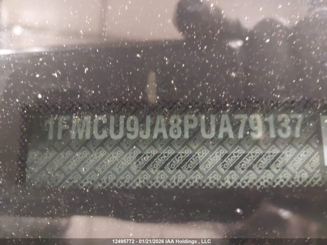 1FMCU9JA8PUA79137 Ford Escape Platinum