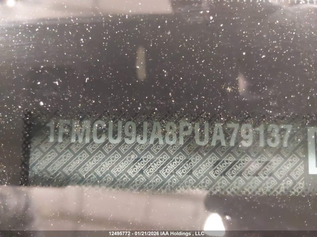 1FMCU9JA8PUA79137 Ford Escape Platinum