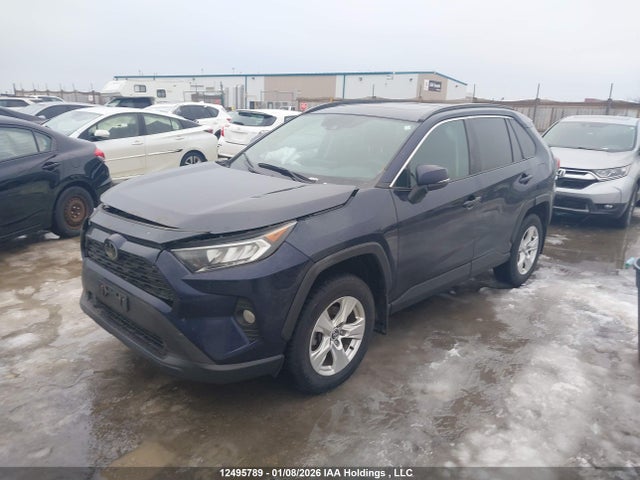 2020 Toyota Rav4 Xle მანქანა იყიდება აუქციონზე, vin: 2T3R1RFV1LC084200, აუქციონის ნომერი: 12495789