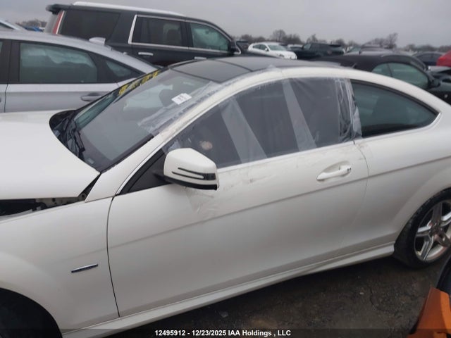 12495912 :رقم المزاد ، WDDGJ4HB2CF825389 vin ، 2012 Mercedes-benz C 250 مزاد بيع