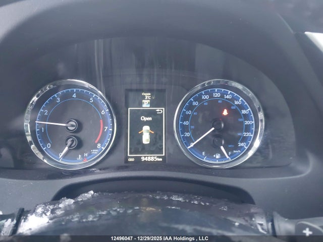 2T1BURHEXJC066998 Toyota COROLLA SE