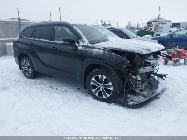 2023 Toyota Highlander Hybrid Hybrid მანქანა იყიდება აუქციონზე, vin: 5TDKBRCH6PS136214, აუქციონის ნომერი: 12496086