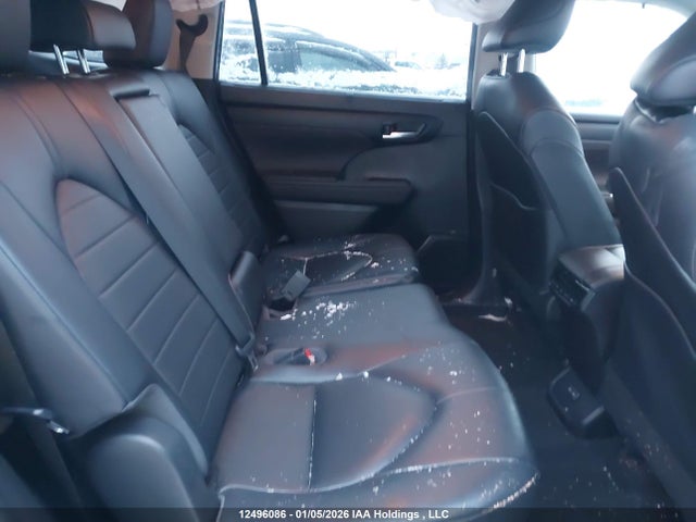 2023 Toyota Highlander Hybrid Hybrid მანქანა იყიდება აუქციონზე, vin: 5TDKBRCH6PS136214, აუქციონის ნომერი: 12496086