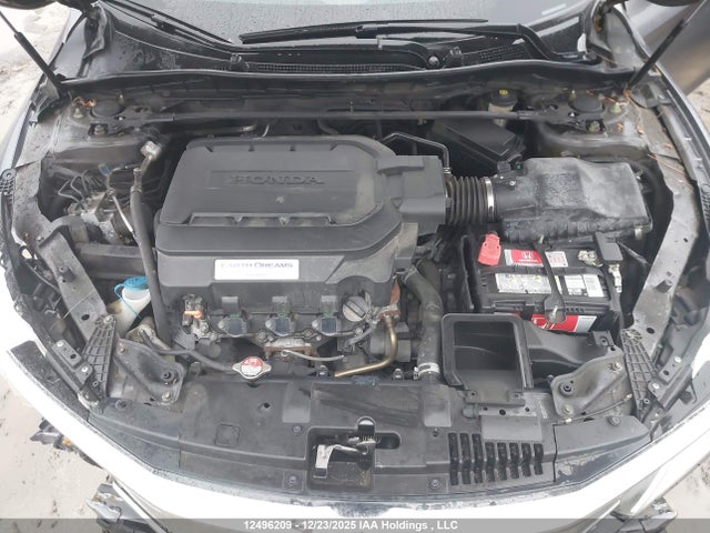 1HGCR3F9XGA801499 Honda Accord Touring