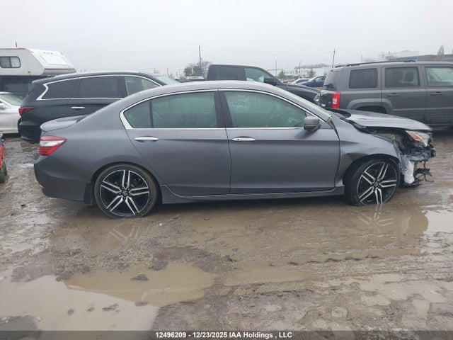1HGCR3F9XGA801499 Honda Accord Touring