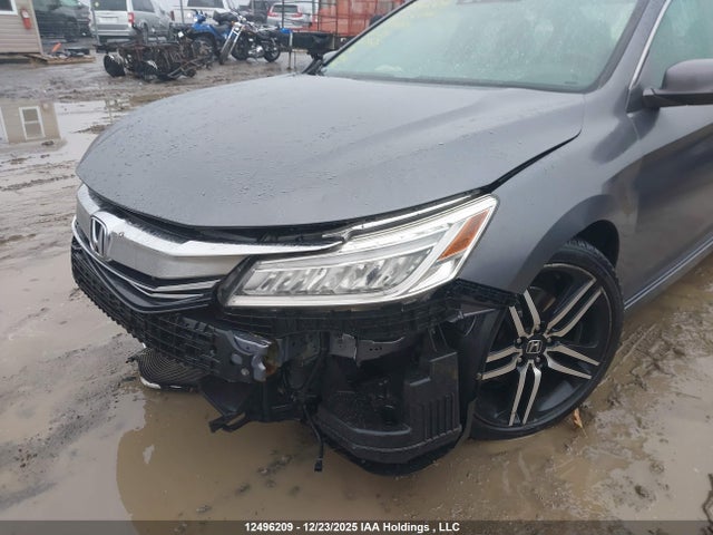 1HGCR3F9XGA801499 Honda Accord Touring
