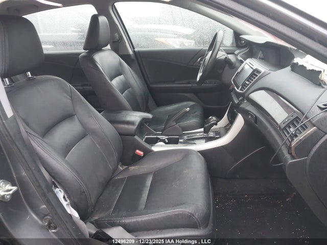 1HGCR3F9XGA801499 Honda Accord Touring