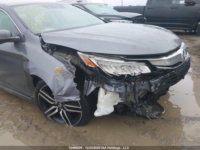 1HGCR3F9XGA801499 Honda Accord Touring