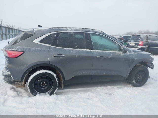 1FMCU9DZ8MUA43431 Ford Escape Titanium