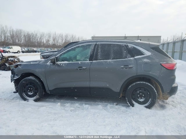 1FMCU9DZ8MUA43431 Ford Escape Titanium