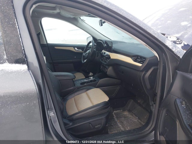 1FMCU9DZ8MUA43431 Ford Escape Titanium