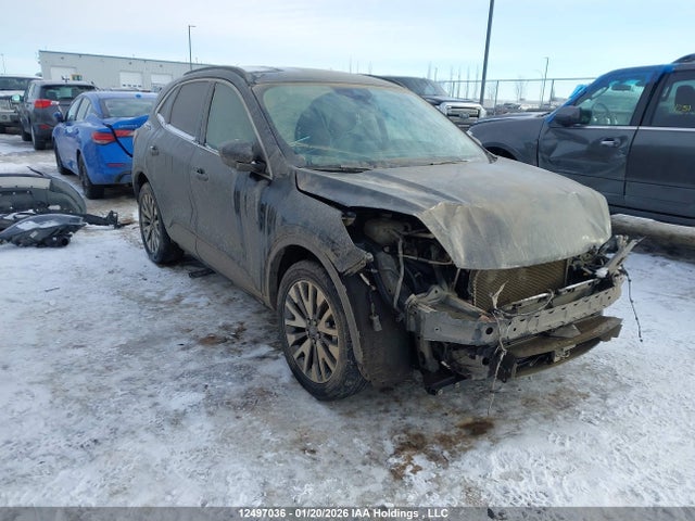 1FMCU9J94NUB43032 Ford Escape Titanium