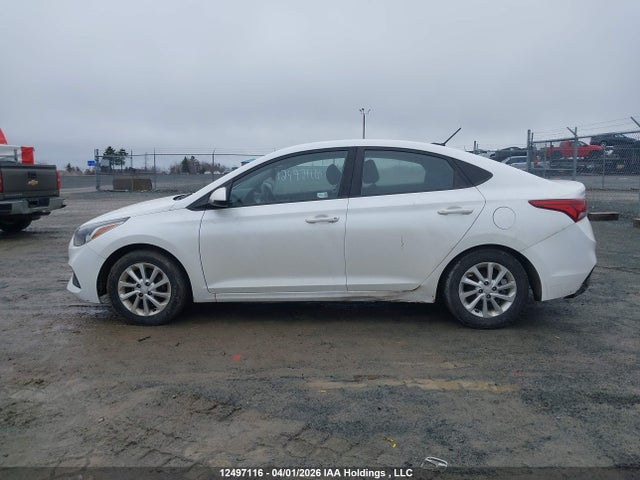 3KPC24A38JE004927 Hyundai ACCENT GL