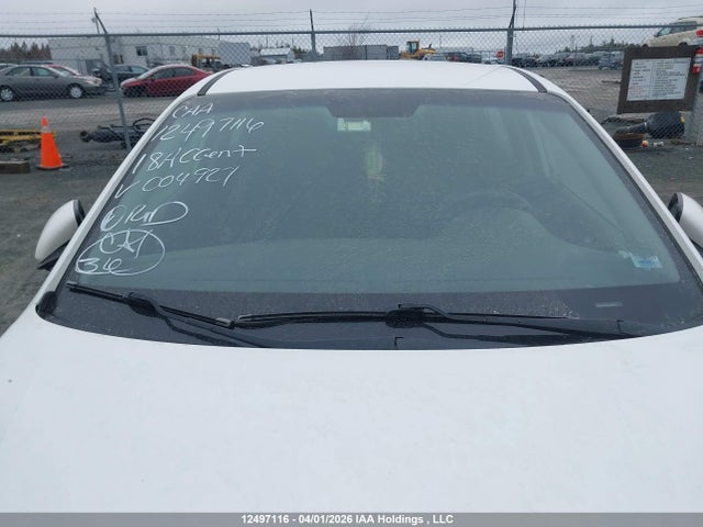3KPC24A38JE004927 Hyundai ACCENT GL