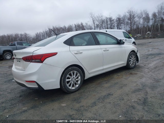 3KPC24A38JE004927 Hyundai ACCENT GL