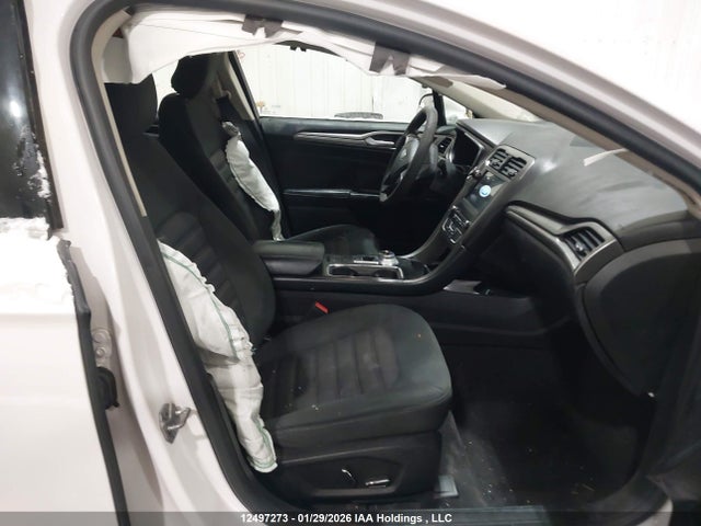 3FA6P0H78HR134733 Ford FUSION SE