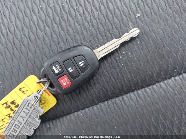 2T1BURHE6HC889177 Toyota COROLLA LE