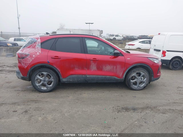 1FMCU9MZXSUA75424 Ford Escape St-line
