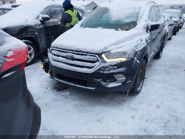 1FMCU9G91HUC82742 Ford Escape