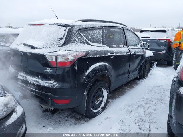 1FMCU9G91HUC82742 Ford Escape