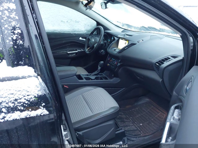 1FMCU9G91HUC82742 Ford Escape