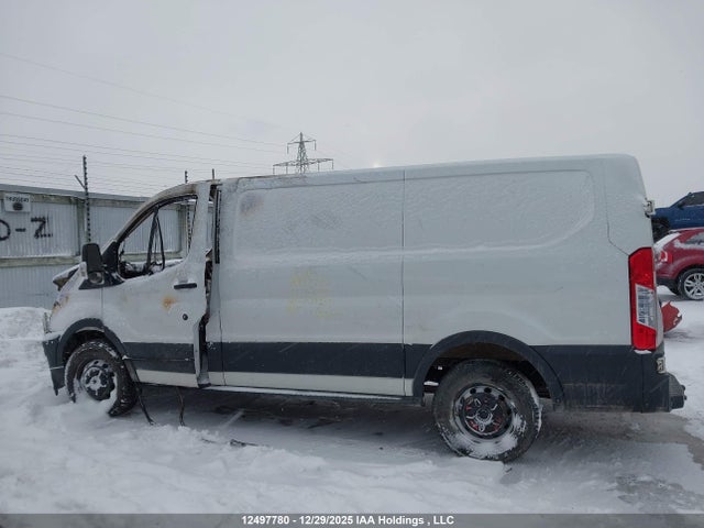 1FTYR1YV1HKA79337 Ford Transit-250 T-250