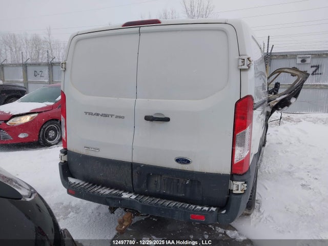 1FTYR1YV1HKA79337 Ford Transit-250 T-250