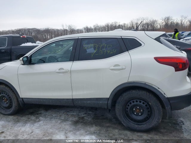 JN1BJ1CR9HW137424 Nissan QASHQAI