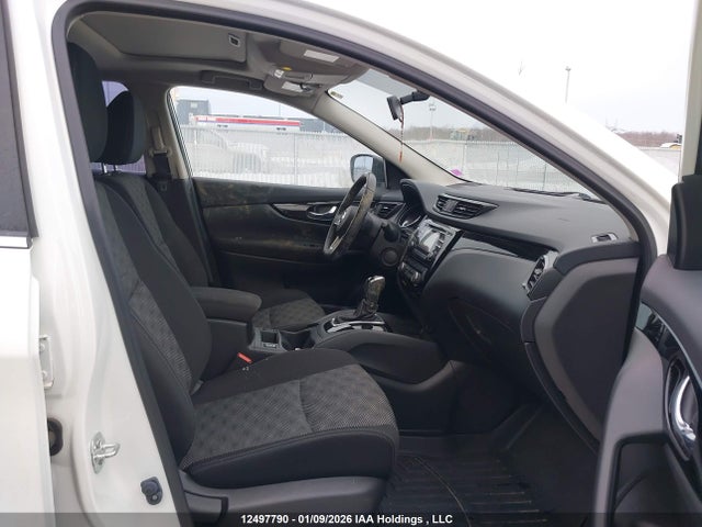 JN1BJ1CR9HW137424 Nissan QASHQAI