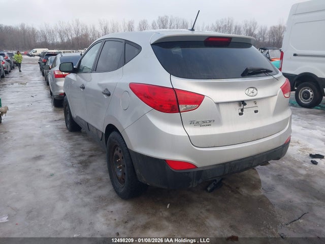 KM8JT3AF2FU955282 Hyundai Tucson Gl
