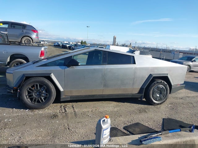 7G2CEHED5SA080614 Tesla Cybertruck Awd