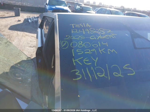 7G2CEHED5SA080614 Tesla Cybertruck Awd