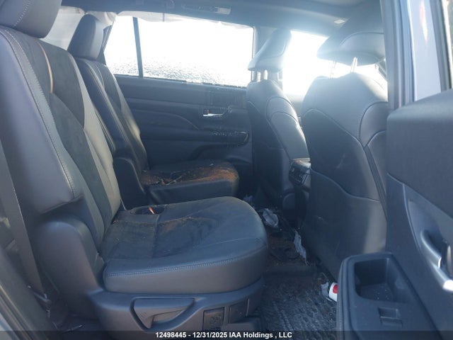 5TDADAB50TS028468 Toyota Grand Highlander Hybrid Platinum Max