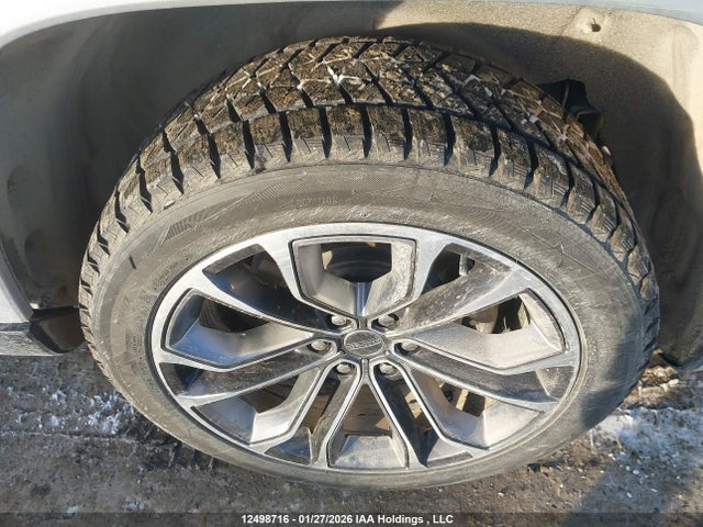 Продажа на аукционе авто 2022 Jeep Grand Wagoneer Series Iii, vin: 1C4SJVGJ6NS146173, номер лота: 12498716