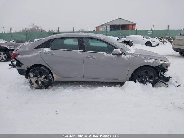 KMHLM4AGXNU306851 Hyundai Elantra Preferred Ivt