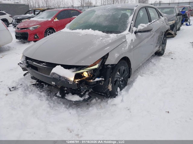 KMHLM4AGXNU306851 Hyundai Elantra Preferred Ivt