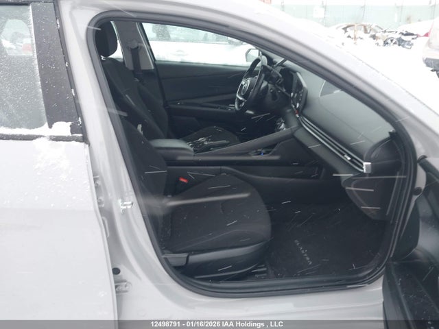 KMHLM4AGXNU306851 Hyundai Elantra Preferred Ivt