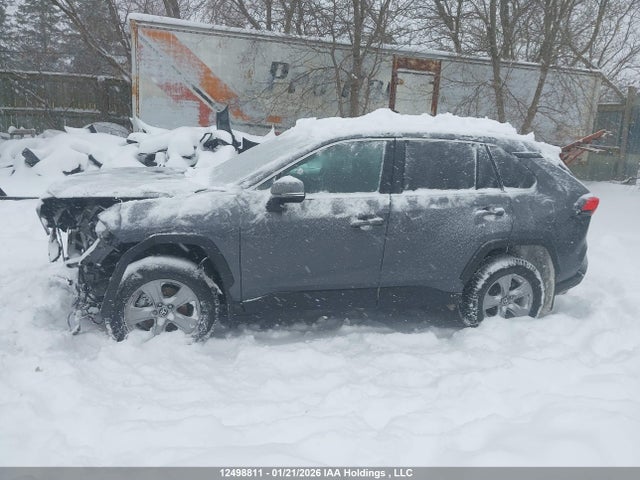 2025 Toyota Rav4 Xle მანქანა იყიდება აუქციონზე, vin: 2T3R1RFV2SC500477, აუქციონის ნომერი: 12498811