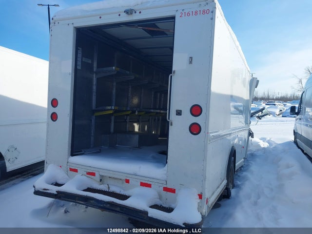 Ford Econoline 2018 1FC3E4K62JDC38059 Image 16