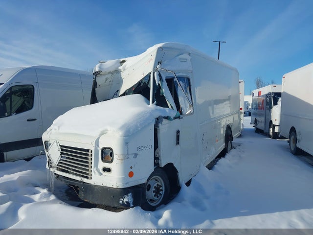 Ford Econoline 2018 1FC3E4K62JDC38059 Image 2