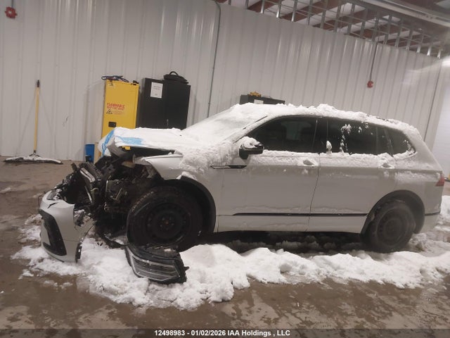 12498983 :رقم المزاد ، 3VV8B7AX6PM080544 vin ، 2023 Volkswagen Tiguan Se R-line Black مزاد بيع