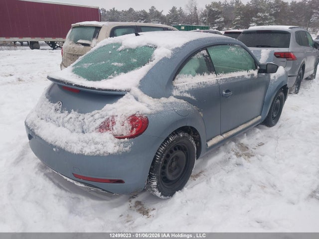 3VWJD7AT1KM709656 Volkswagen Beetle Se